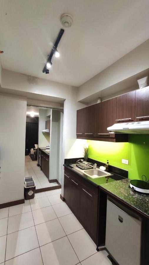 Resort Living Condominium Unit In Metro Манила Экстерьер фото
